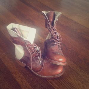 Dr. Martin’s Leather & canvas 8 hole lace up boot